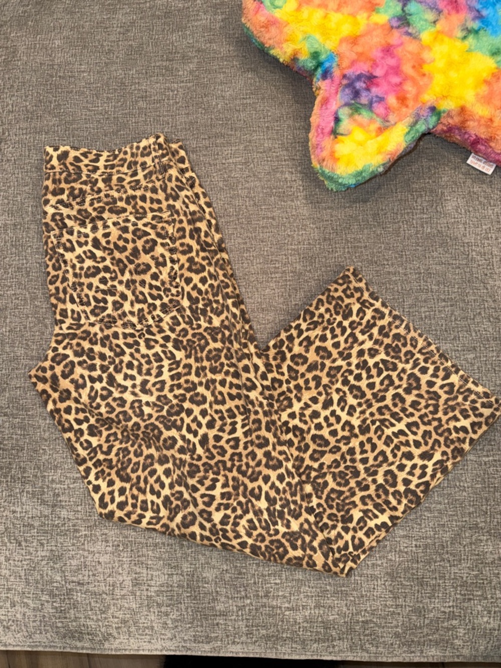 American Eagle Low Rise Cheetah Jeans - Picture 2 of 14